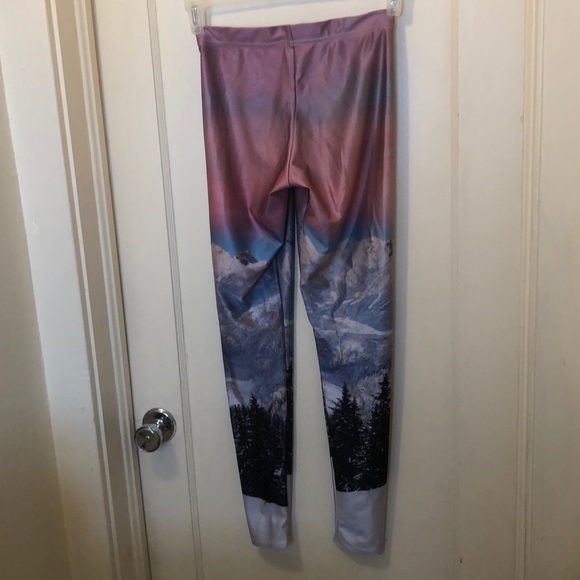 Rare blackmilk pink mountains leggings - Picture 3 of 7